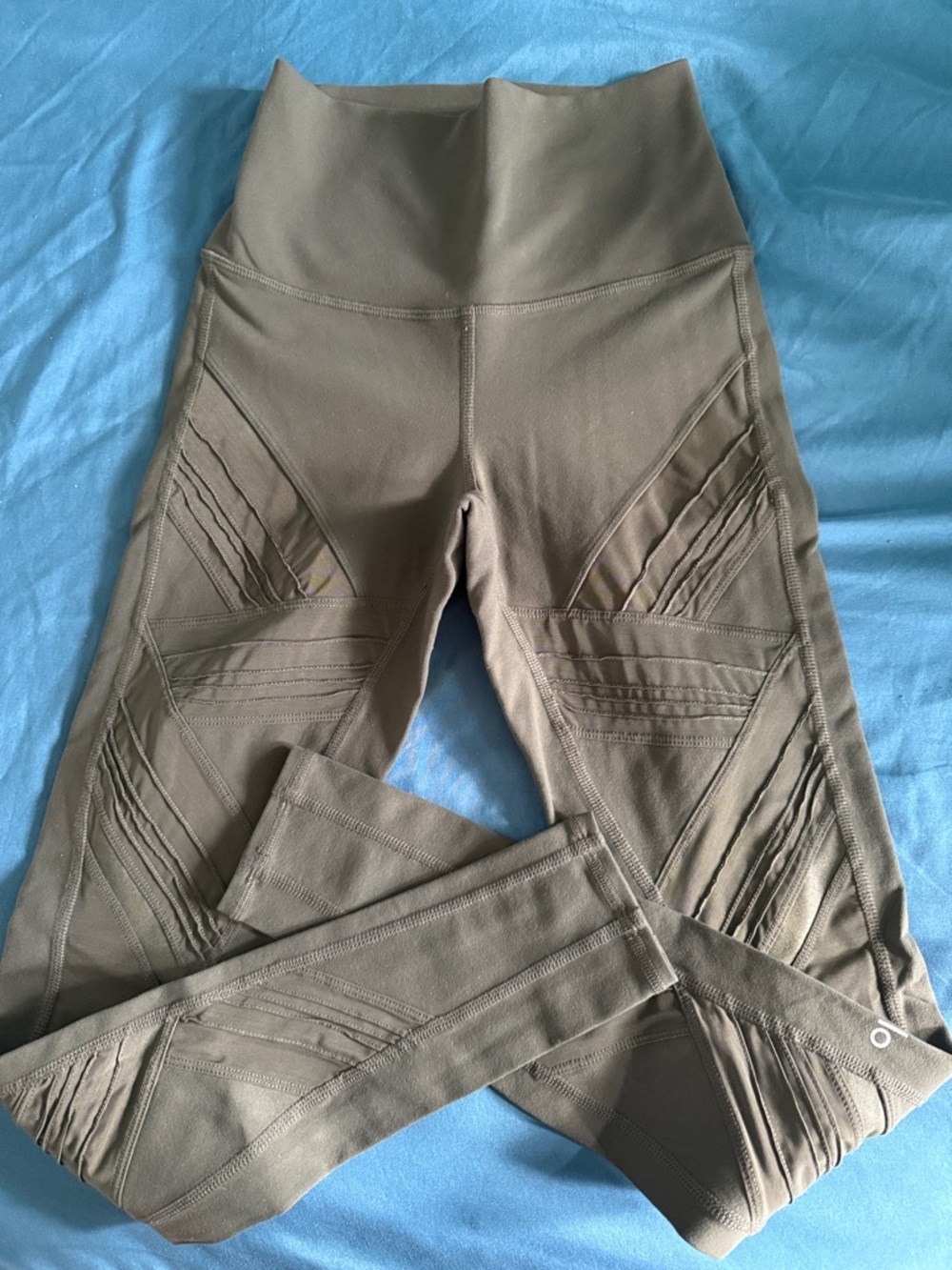 ALO Yoga Olive Green Sculpting Leggings with Ribbed Paneling